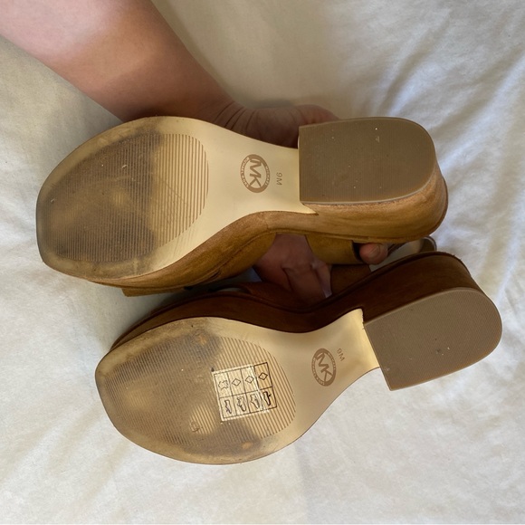 Divia Suede Platform Sandal - Picture 8 of 12